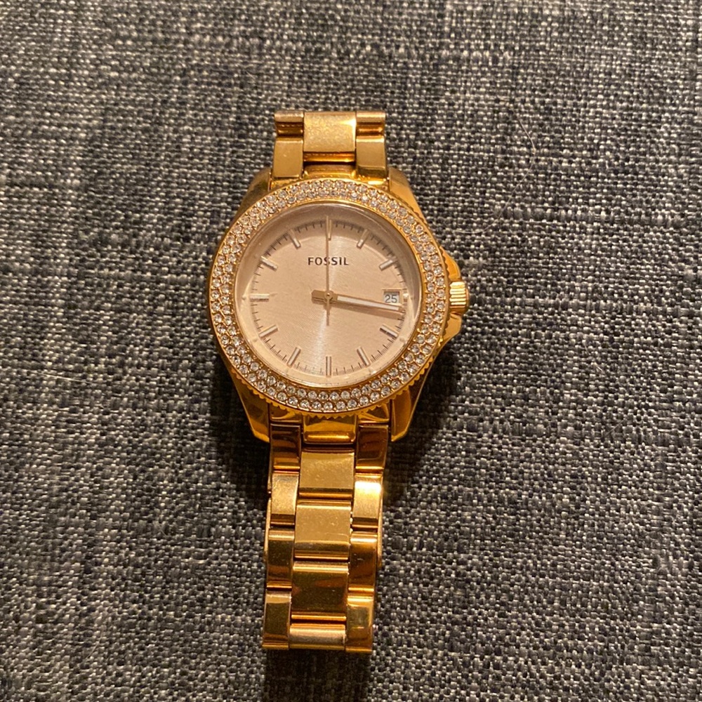 Beautiful rose gold Fossil watch with crystals